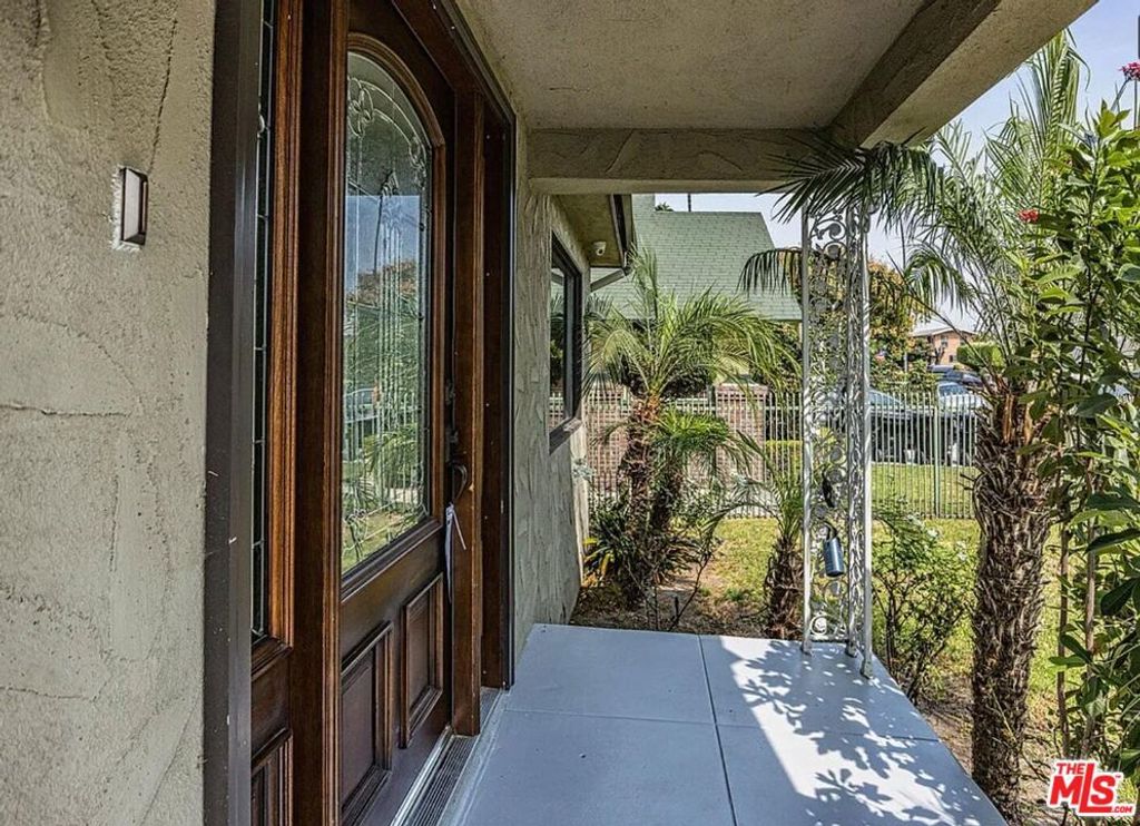 Photo of 3623 6th Avenue, Los Angeles, CA 90018 (MLS # 25552947)