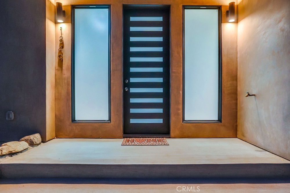 1849 Los Encinos Avenue