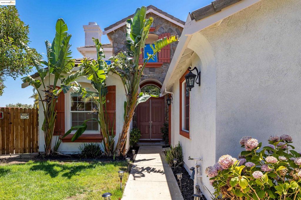 1300 Baylaurel Ct
