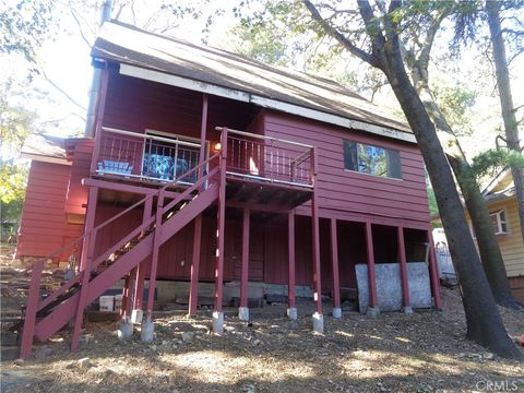 Photo of 1021 Coulter Pine Rd, Crestline, CA 92325 (MLS # IG25247361)