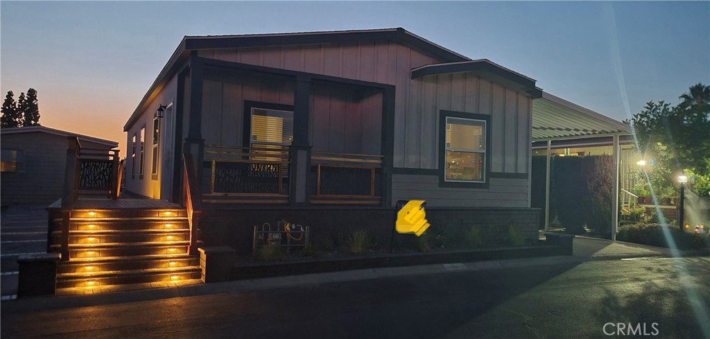 1400 S Sunkist St 46