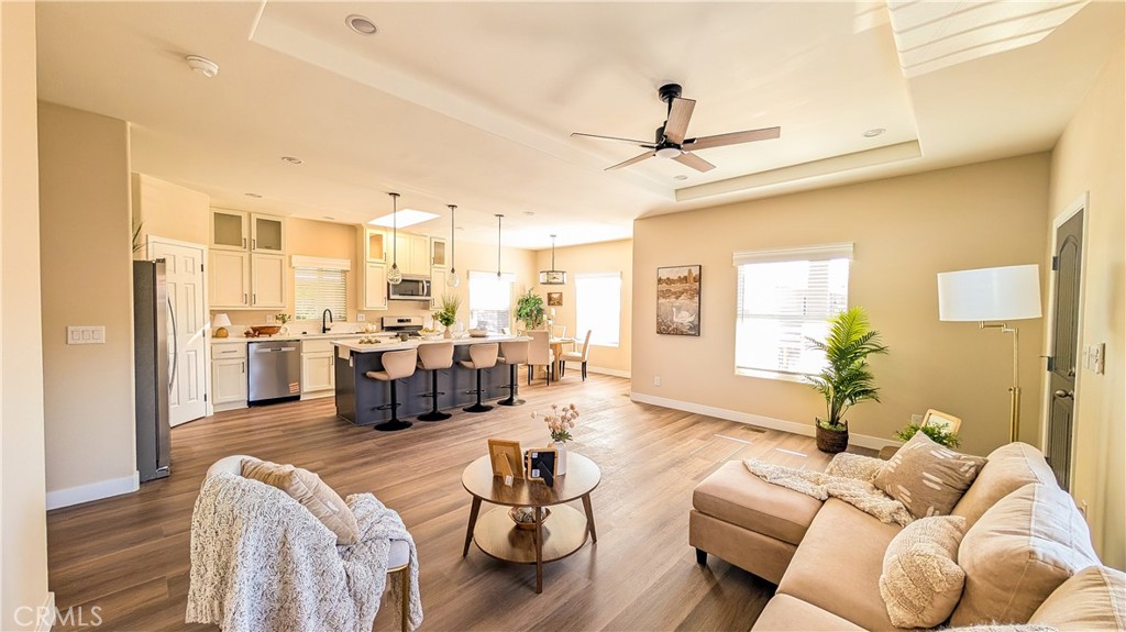 1400 S Sunkist St 46