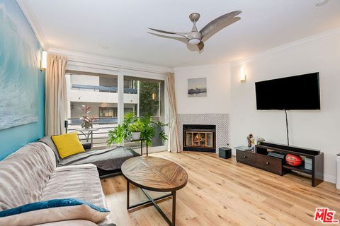 Photo of 20 Catamaran Street #104, Marina Del Rey, CA 90292 (MLS # 25583529)
