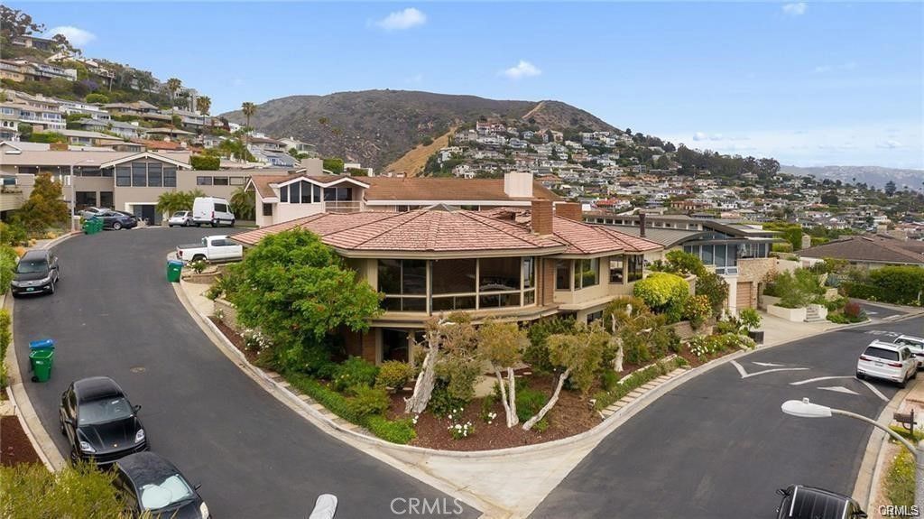 Photo of 814 Emerald Bay, Laguna Beach, CA 92651 (MLS # OC26072584)