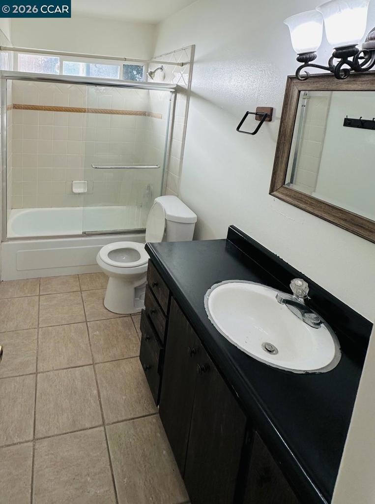 2100 Laguna Cir E