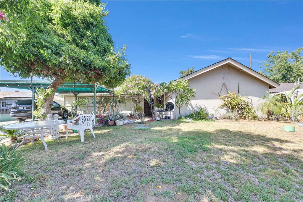 Welcome to this spacious 4-bedroom, 2-bathroom home offering 1,404 square feet of comfortable living space on a generous 9,148 square foot lot. Located just minutes from the freeway, this home provides both convenience and potential.
Enjoy the comfort of a recently installed new AC unit, perfect for keeping cool during those warm summers. The attached two-car garage offers ample storage, parking space, and washer and dryer hook-ups. While the home is in need of some updating, it presents a fantastic opportunity for buyers to bring their vision and make it their own.
Whether you're looking to create your dream home or a smart investment, this property is full of possibilities. Don’t miss your chance to own a great home in a desirable Riverside location—schedule your showing today!