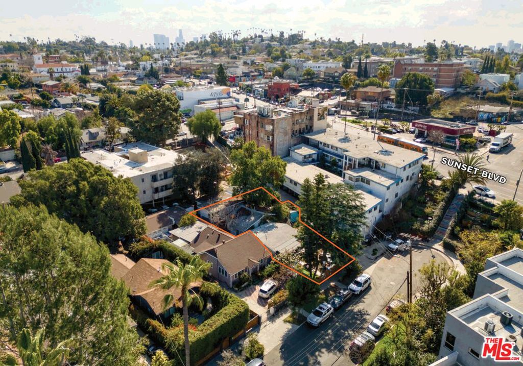 Properties 4 1108 Manzanita Street