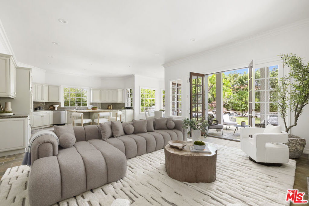 154 N Carmelina Avenue