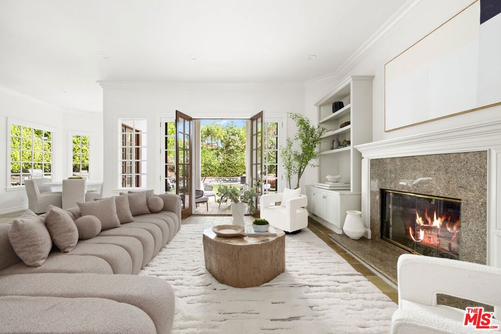 154 N Carmelina Avenue