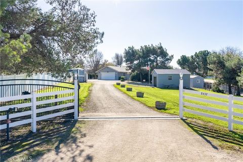 Photo of 8432 Settlers Place, Paso Robles, CA 93446 (MLS # NS26006224)