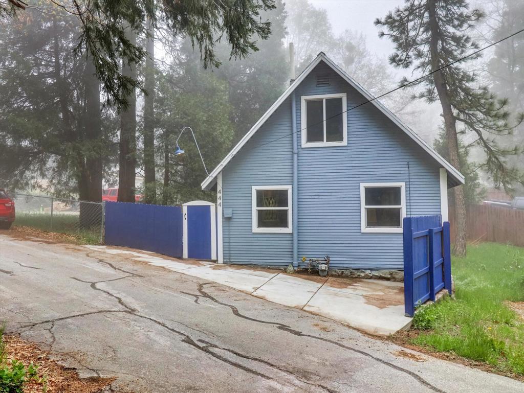 444 Long Beach Avenue