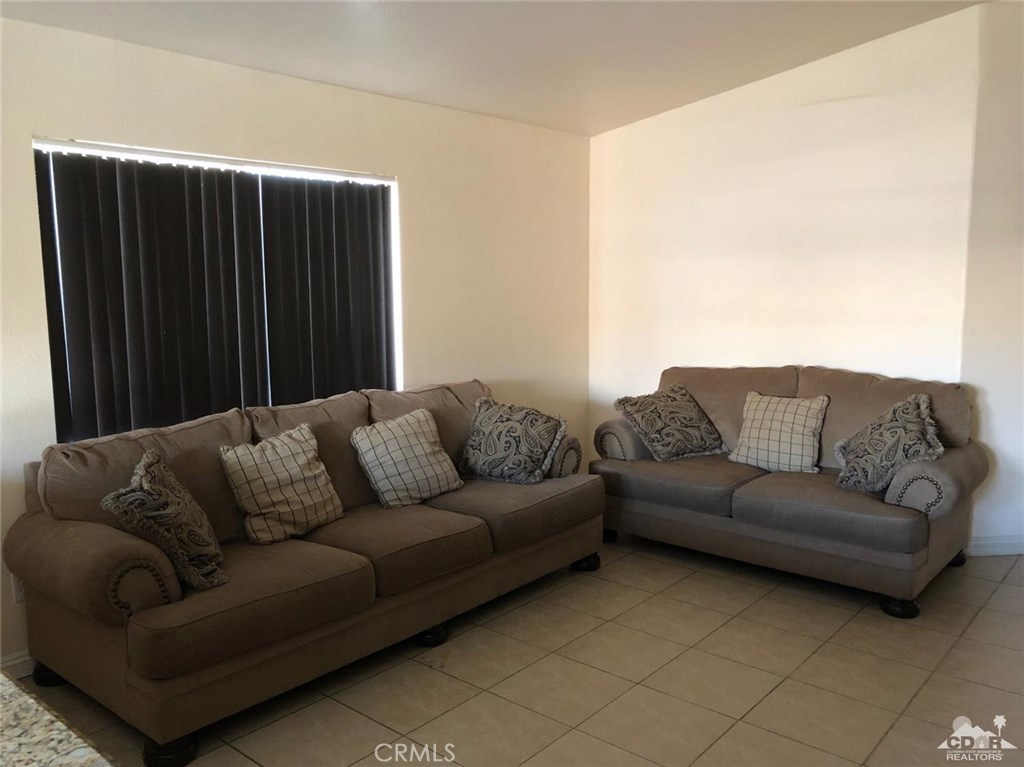 Placitas De La Paz - Residential