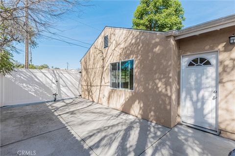 Photo of 6848 Willis Avenue, Van Nuys, CA 91405 (MLS # SR25246256)
