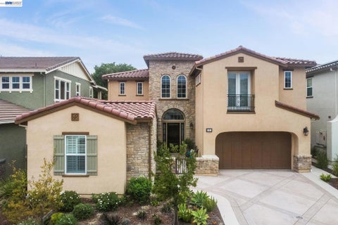 Photo of 5 Dunfirth Dr Dr, Hayward, CA 94542 (MLS # 41149998)