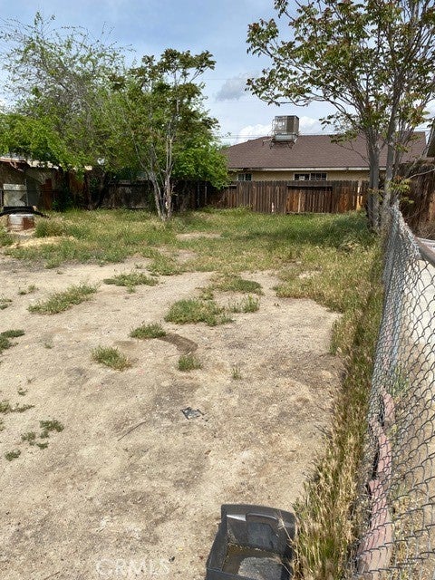 Photo of 904 Curtis Drive, Bakersfield, CA 93307 (MLS # DW26203536)