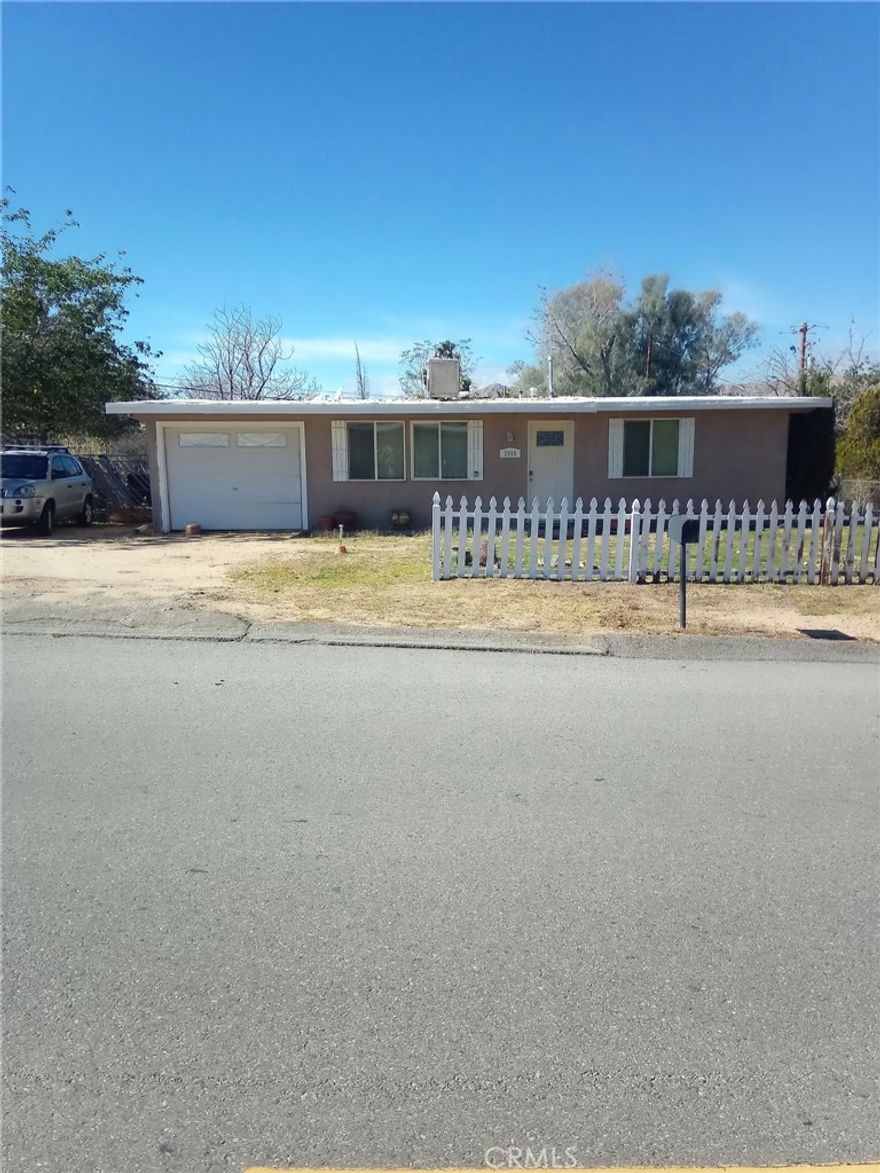 Own this charming 2-bedroom, 1-bath home featuring a spacious yard and a prime location just minutes from downtown. Sold as in as is conditions.