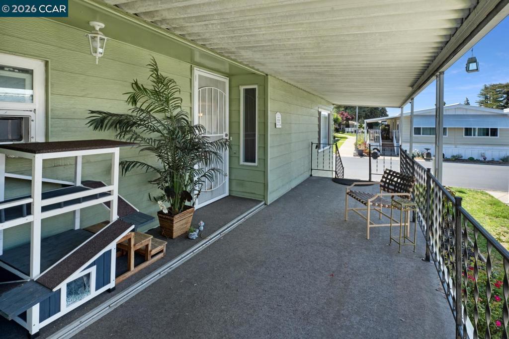 2322 Dalis Dr