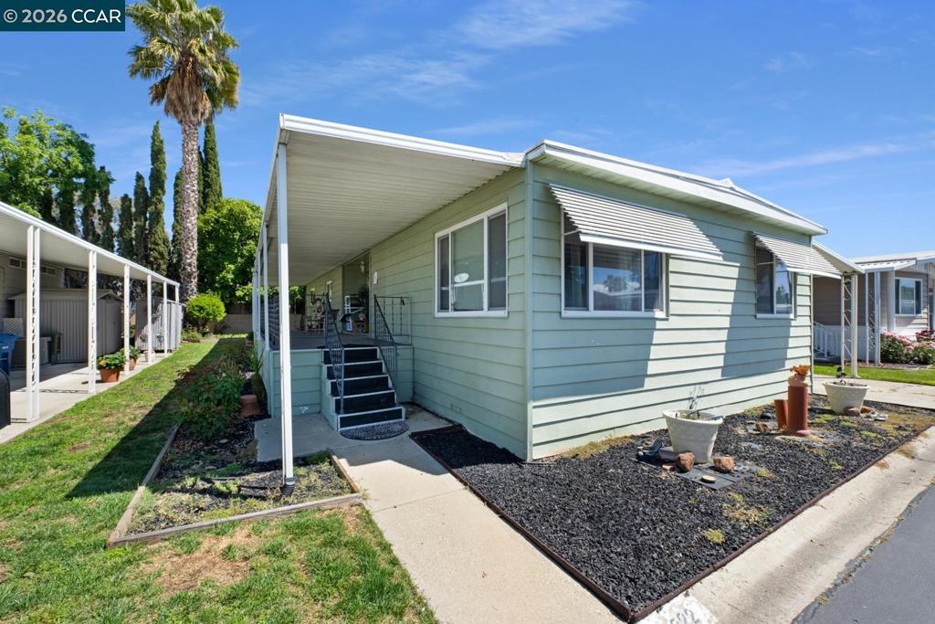2322 Dalis Dr