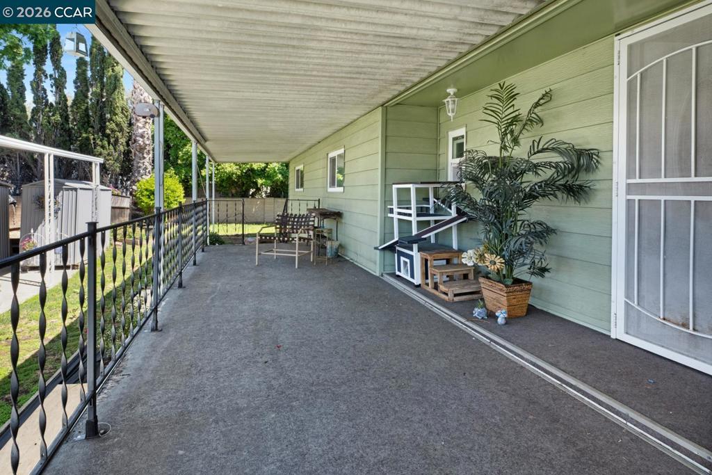 2322 Dalis Dr