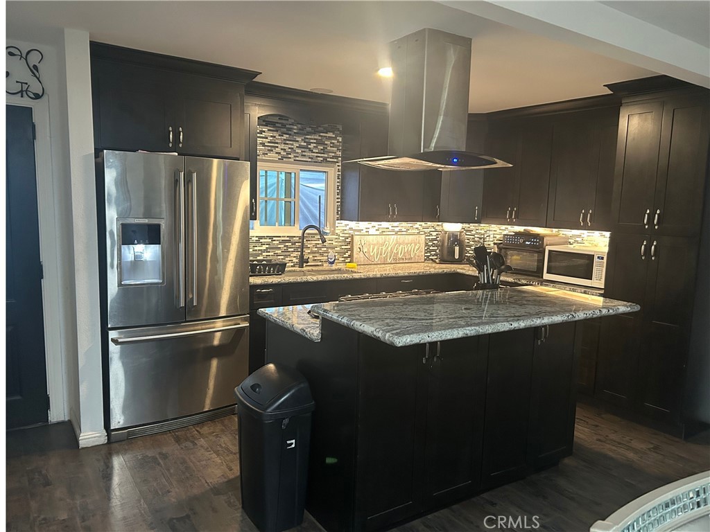 320 N Park Place Street 28