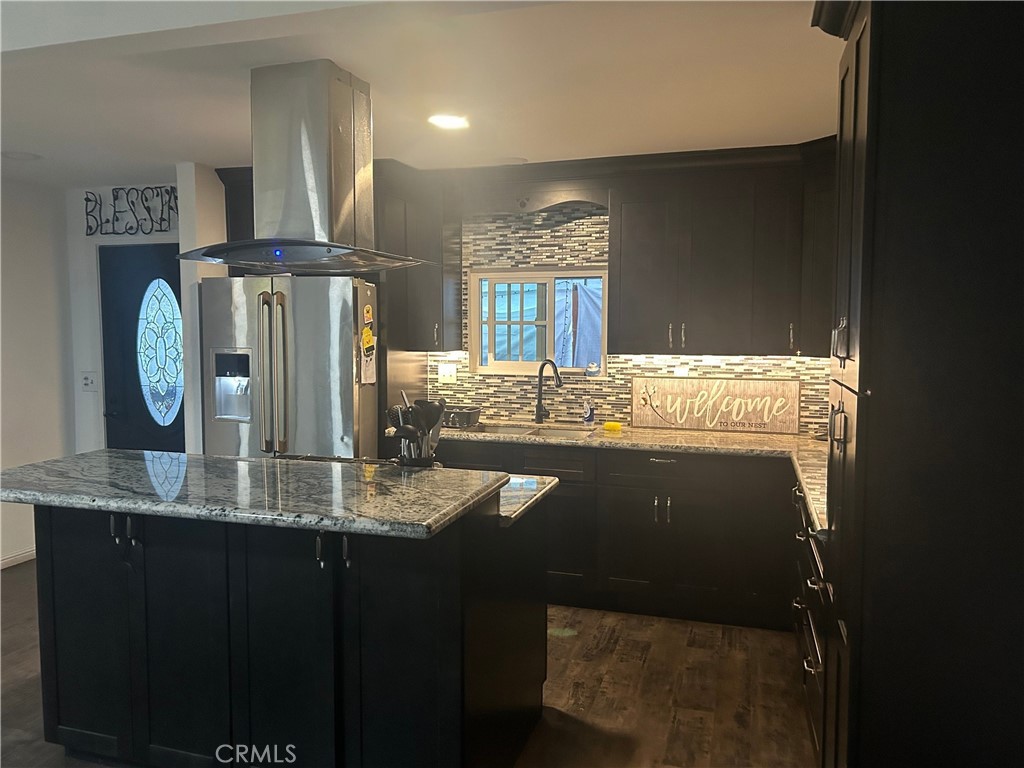 320 N Park Place Street 28