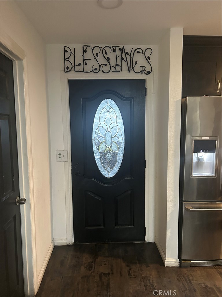 320 N Park Place Street 28