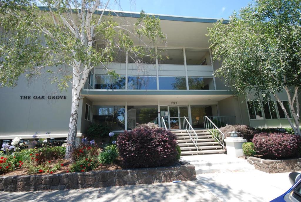 OPEN HOUSE: Saturday 8/7 from 12-1pm, Sunday 8/8 from 11am-12pm! This incredibly spacious, TOP FLOOR apartment is located in a secure building that is only a few short blocks away from Downtown Burlingame. Contains a remodeled kitchen and bathroom, a very large balcony, and a bedroom that has three closets. Comes with one car shared garage parking, a storage locker, and access to a secure bike room. Building has an elevator. Close proximity to Caltrains, 101, and El Camino. Call/Text/Email: Michael Silva 650-532-3134 capitalrg.rentals@gmail.com