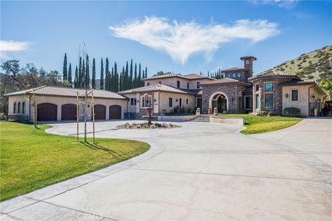 Photo of 26829 Brooken Avenue, Canyon Country, CA 91387 (MLS # SR25021345) Photo of 26829 Brooken Avenue, Canyon Country, CA 91387 (MLS # SR25021345)