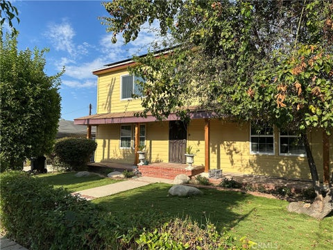 Photo of 6220 Etiwanda Avenue, Tarzana, CA 91335 (MLS # BB26174130)