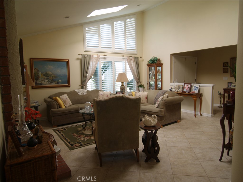 1346 S South Hills Drive