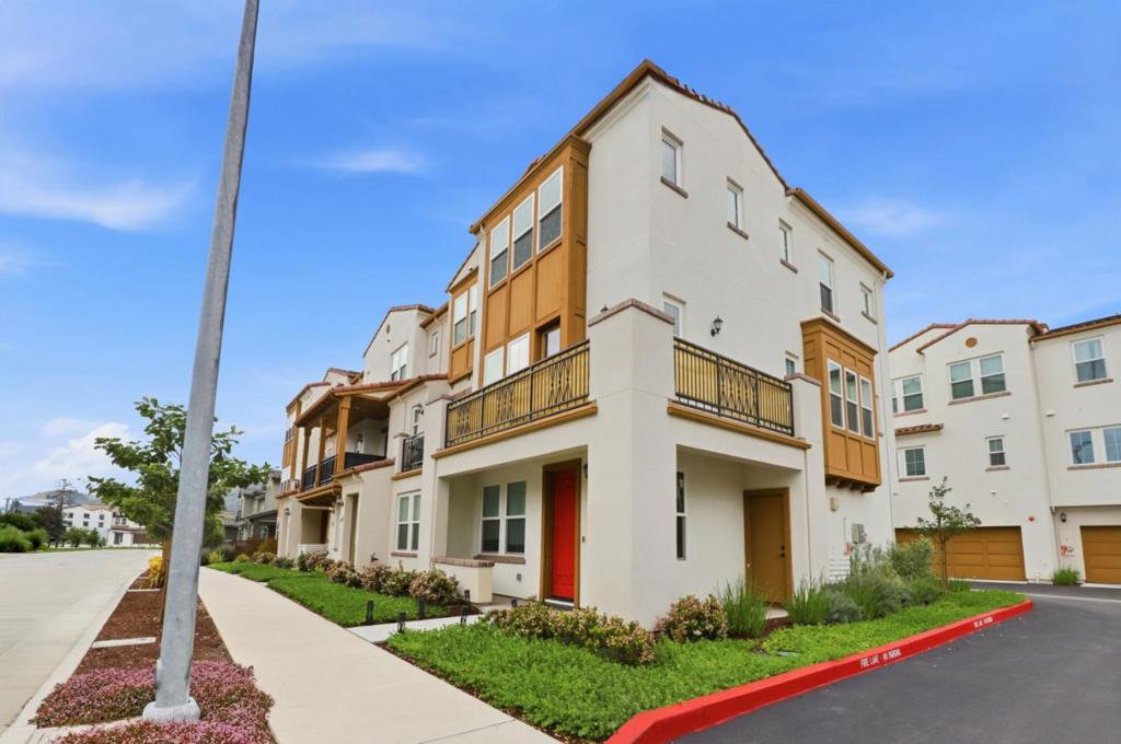 625 Los Castanos Drive
