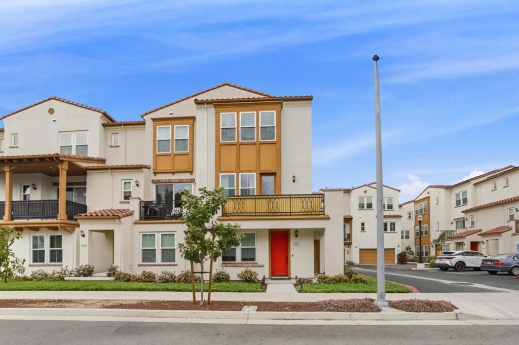 625 Los Castanos Drive