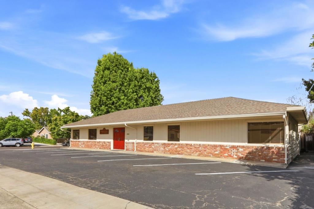 843 Malone Road