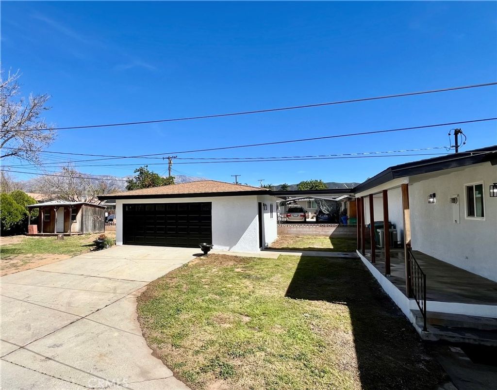 Photo of 200 Summit View Dr, Calimesa, CA 92320 (MLS # IV26053911)