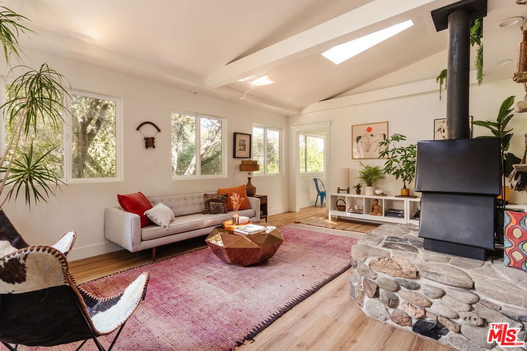 20939 Hillside Drive