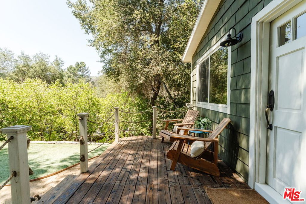 20939 Hillside Drive, Topanga CA 90290