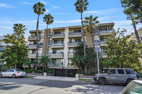 Photo of 1819 Holmby, Los Angeles, CA 90025 (MLS # SR25250487) Photo of 1819 Holmby, Los Angeles, CA 90025 (MLS # SR25250487)