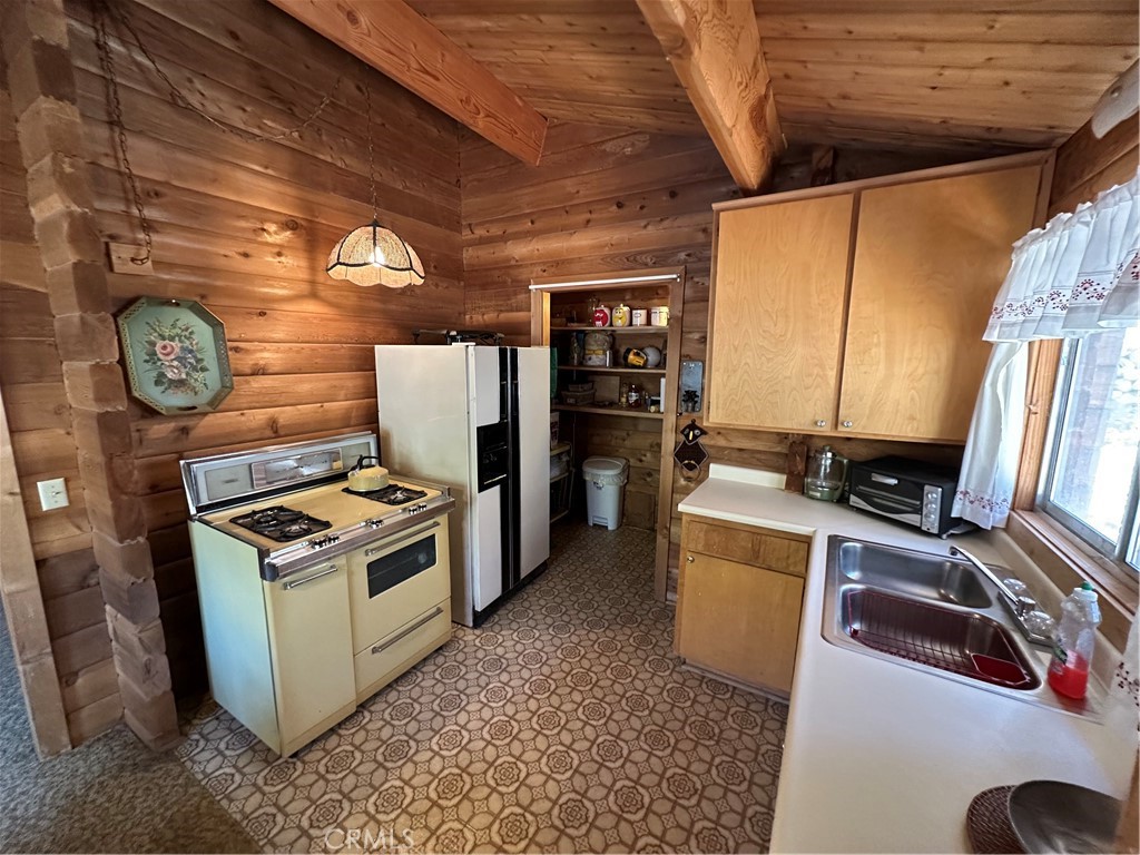 41267 Valley Of The Falls Drive