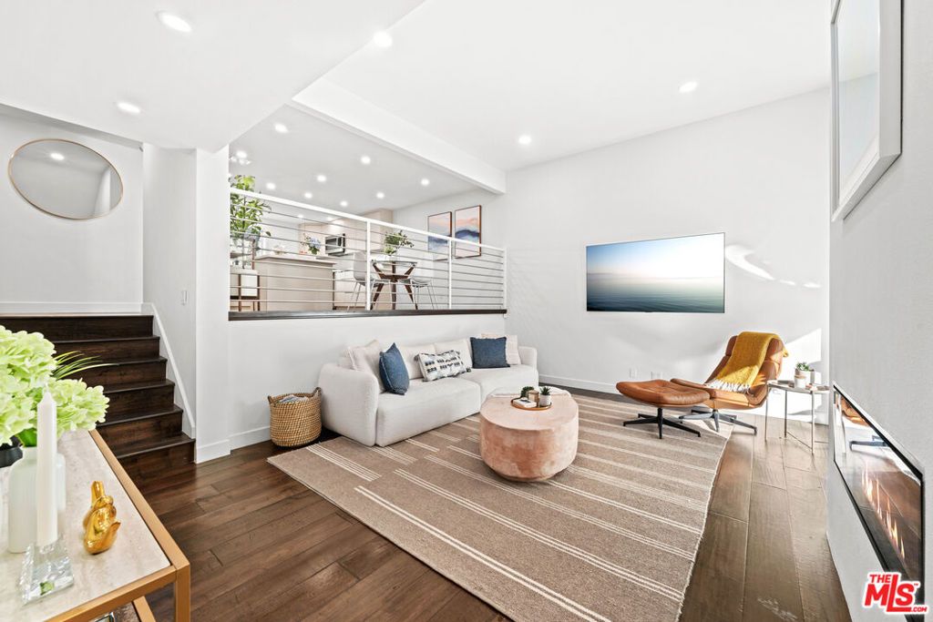 Photo of 4800 La Villa Marina #F, Marina Del Rey, CA 90292 (MLS # 25621779)