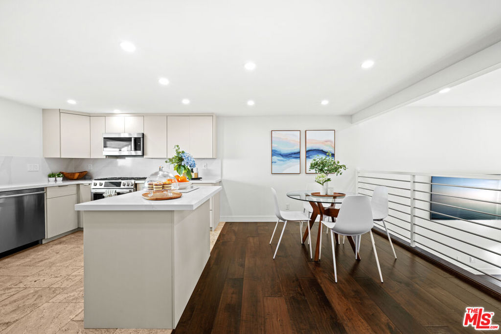 4800 La Villa Marina F