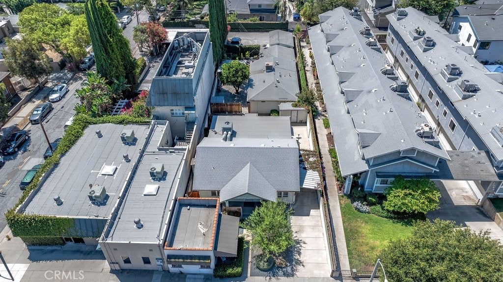 2056 E Villa