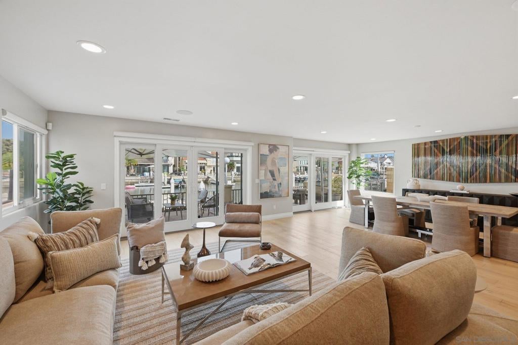 48 Spinnaker Way