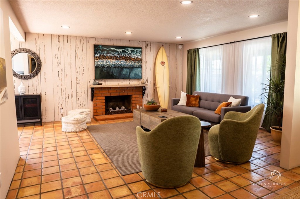 Dana Knolls (DK) - Residential Lease