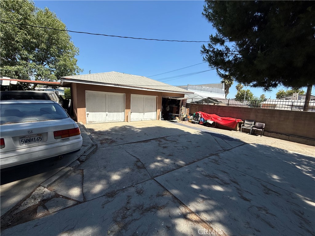 1160 E Pasadena Street