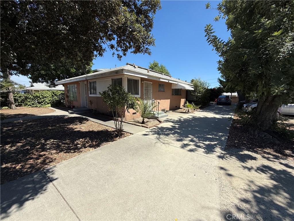 1160 E Pasadena Street