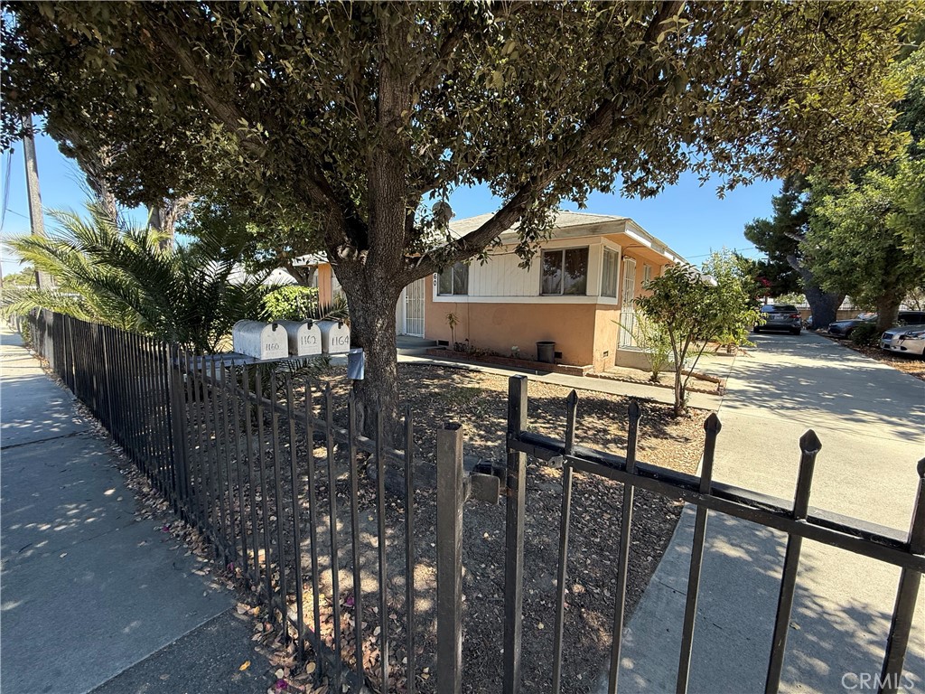 1160 E Pasadena Street