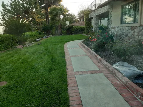2427 Vista Drive, Upland, CA 91784 - MLS#: IV25077226