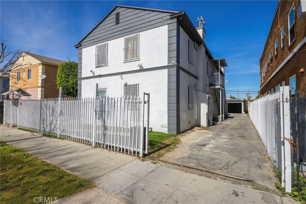 313 W Magnolia