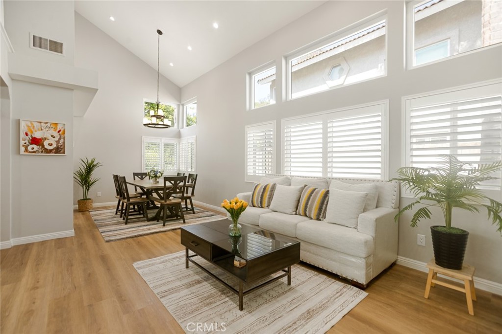 2207 Hedgerow Lane