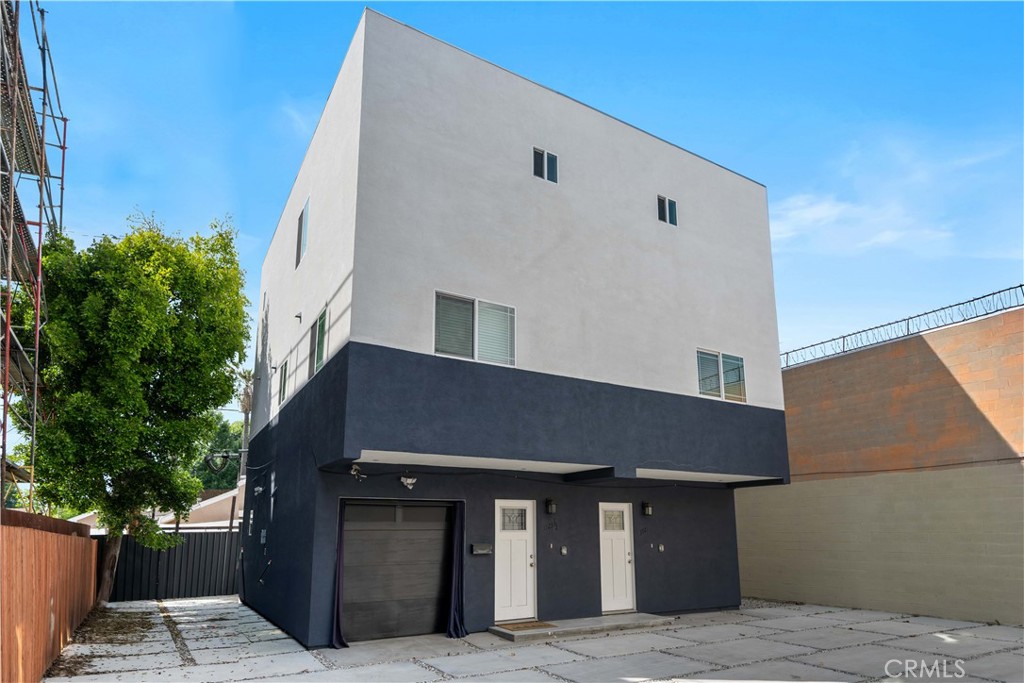 3721 S San Pedro Street